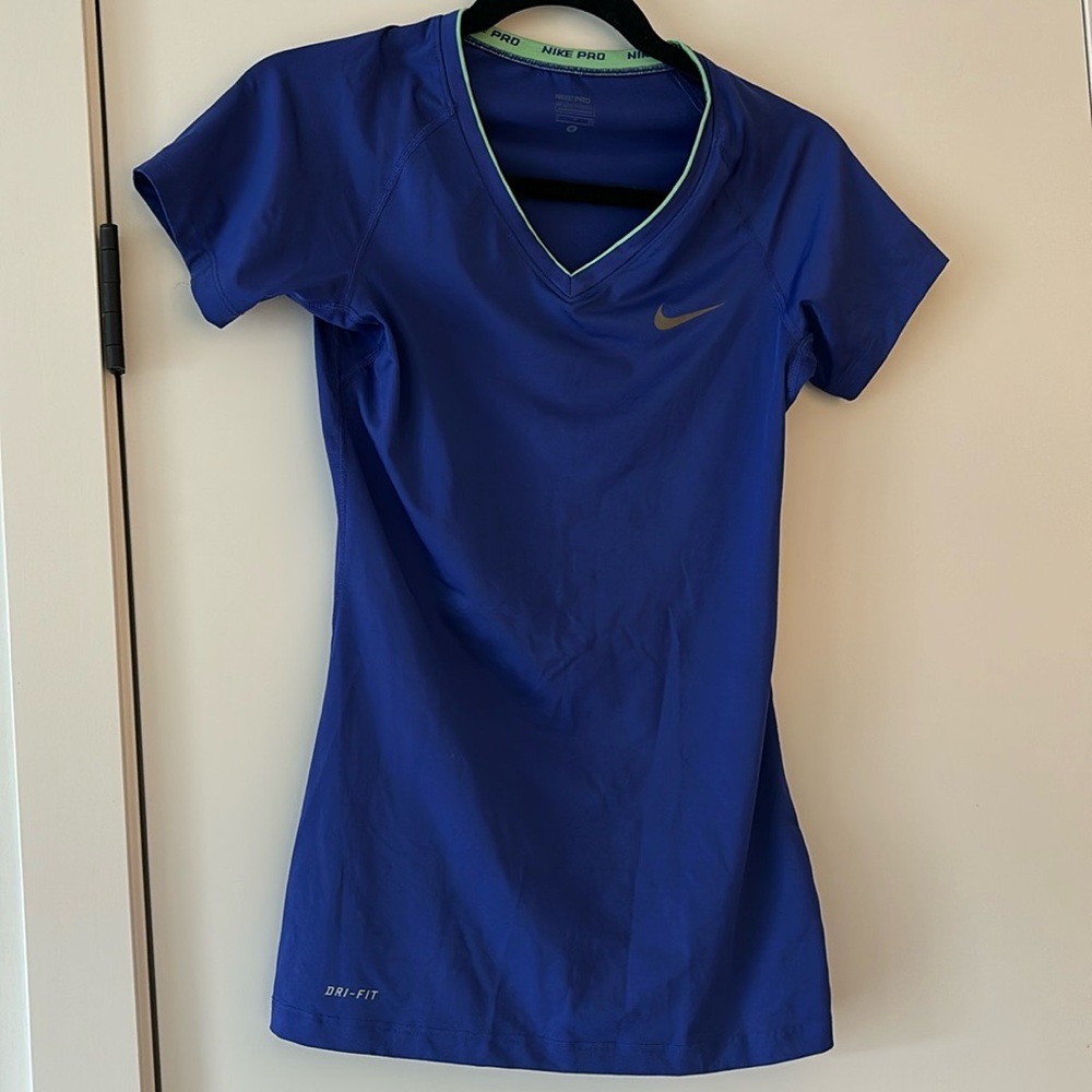 Small v-neck Nike Dri-Fit workout Tshirt in dark blue